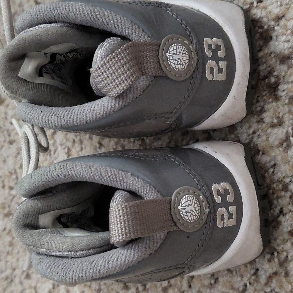 Jordan 9 - Picture 2 of 4